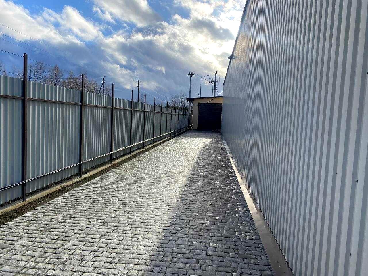 1870037227387499