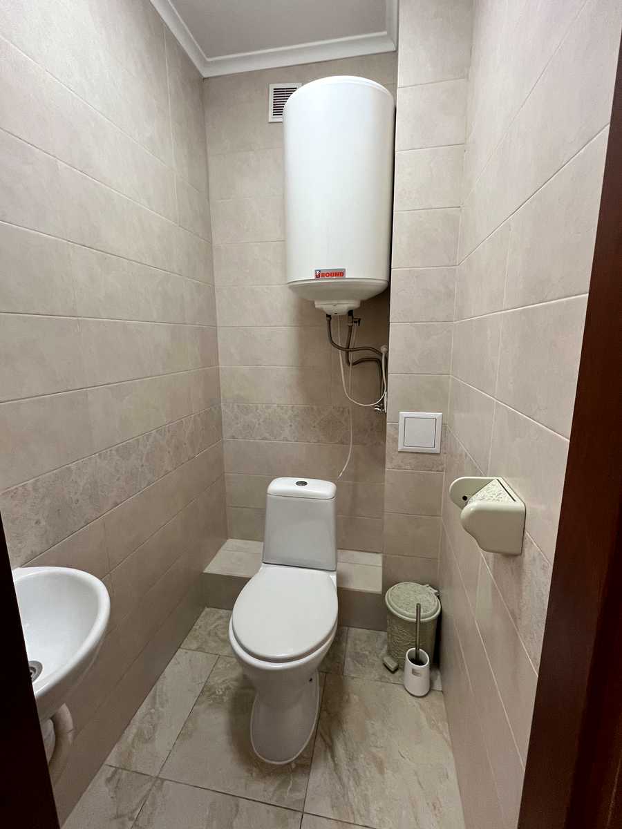 1870037654175684