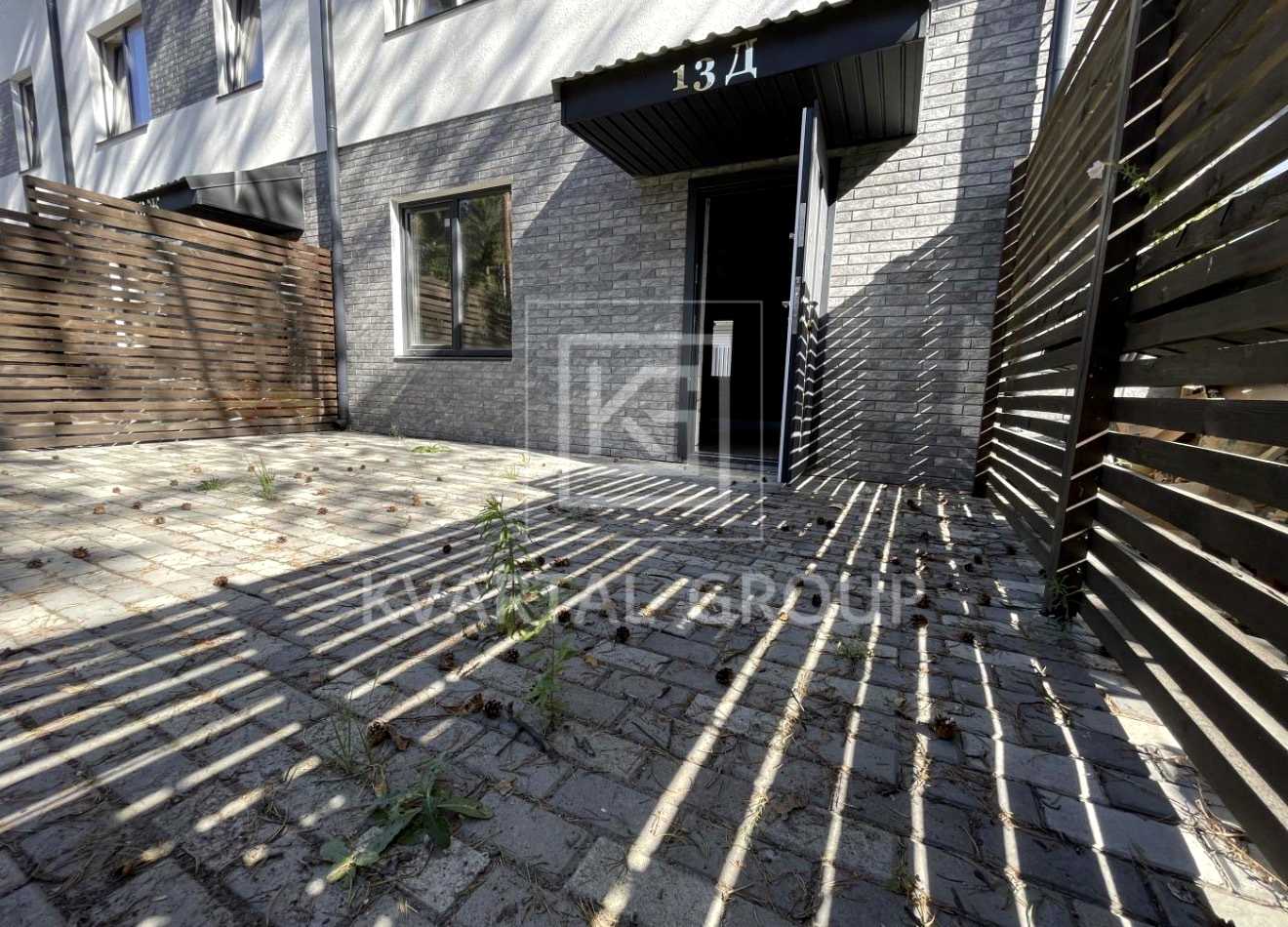 1870038529671531