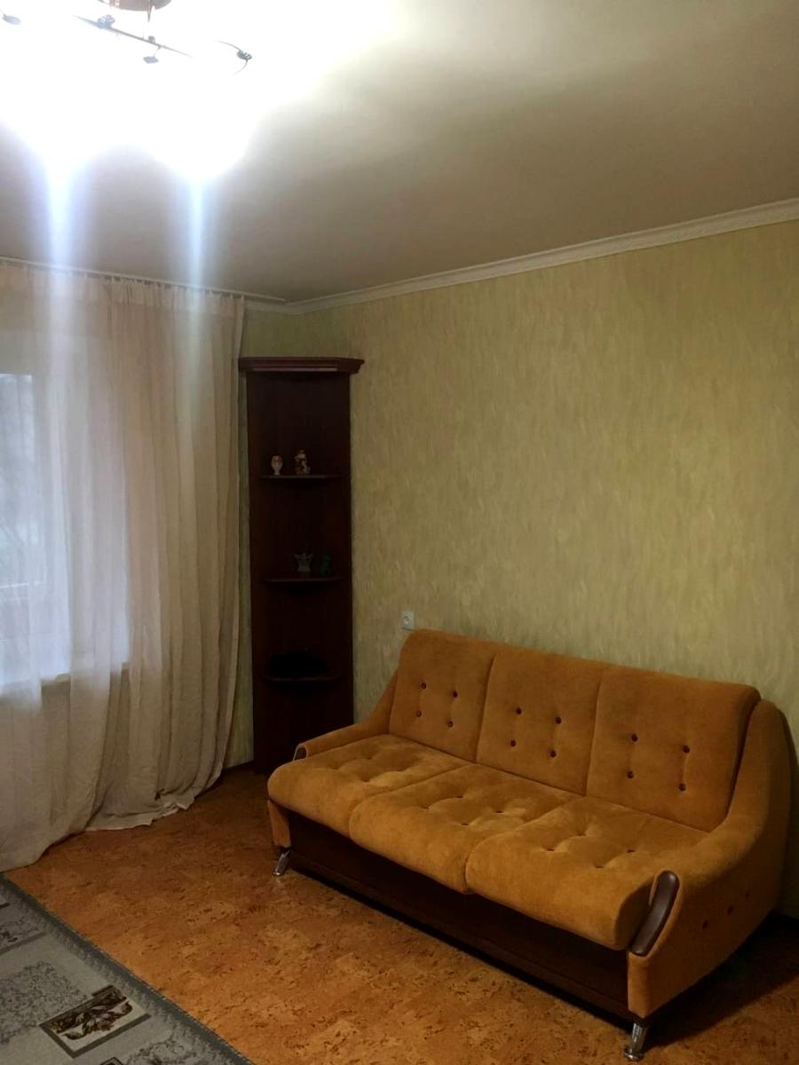 1870039605374829