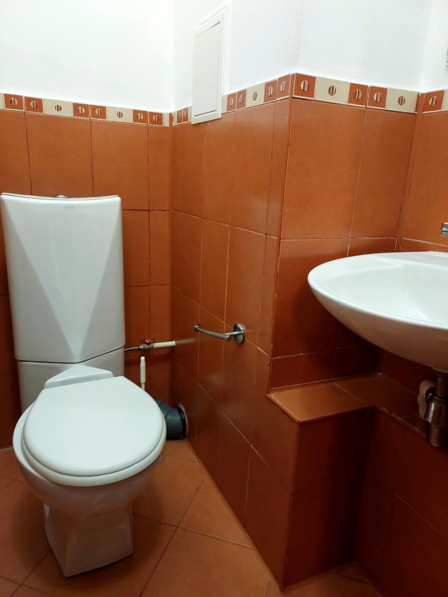 1870039623843681