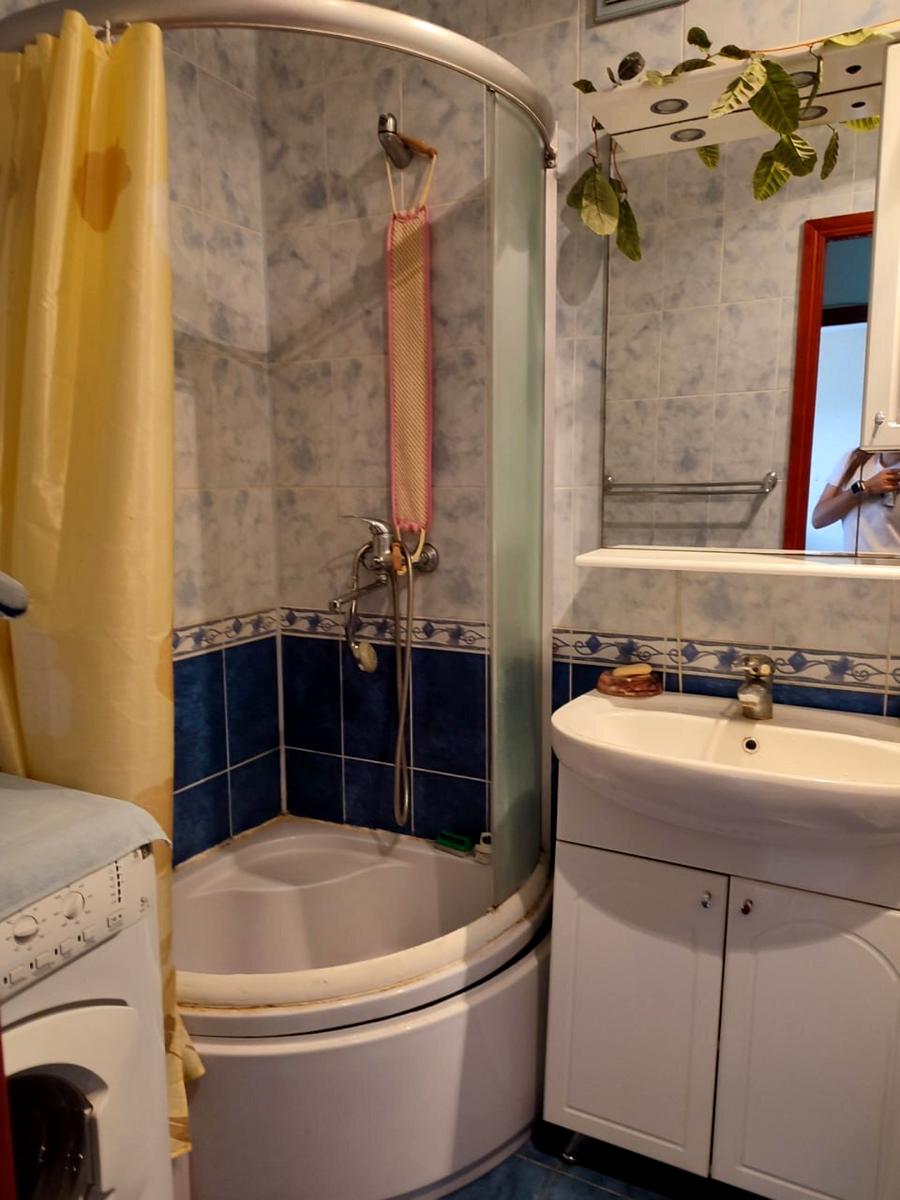 1870039844709832