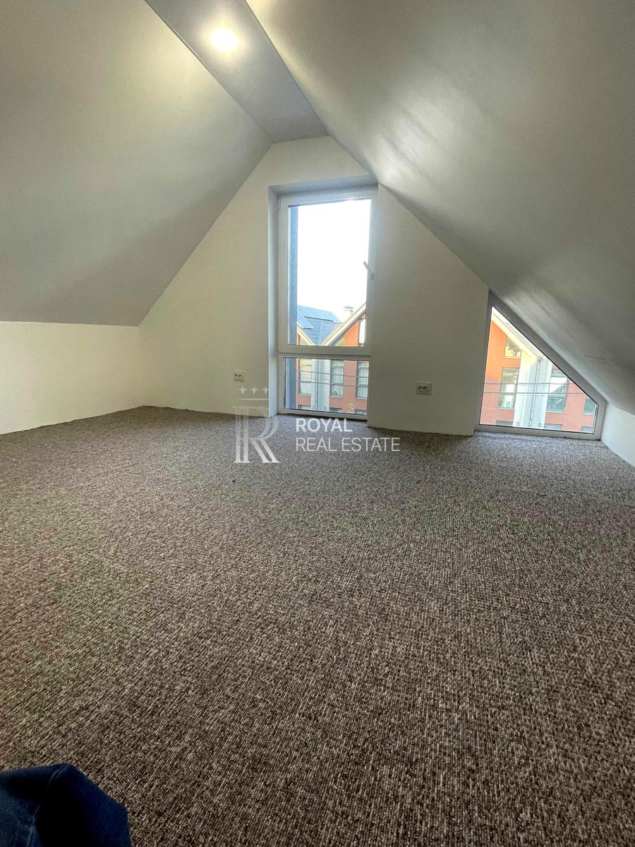1870042735383435
