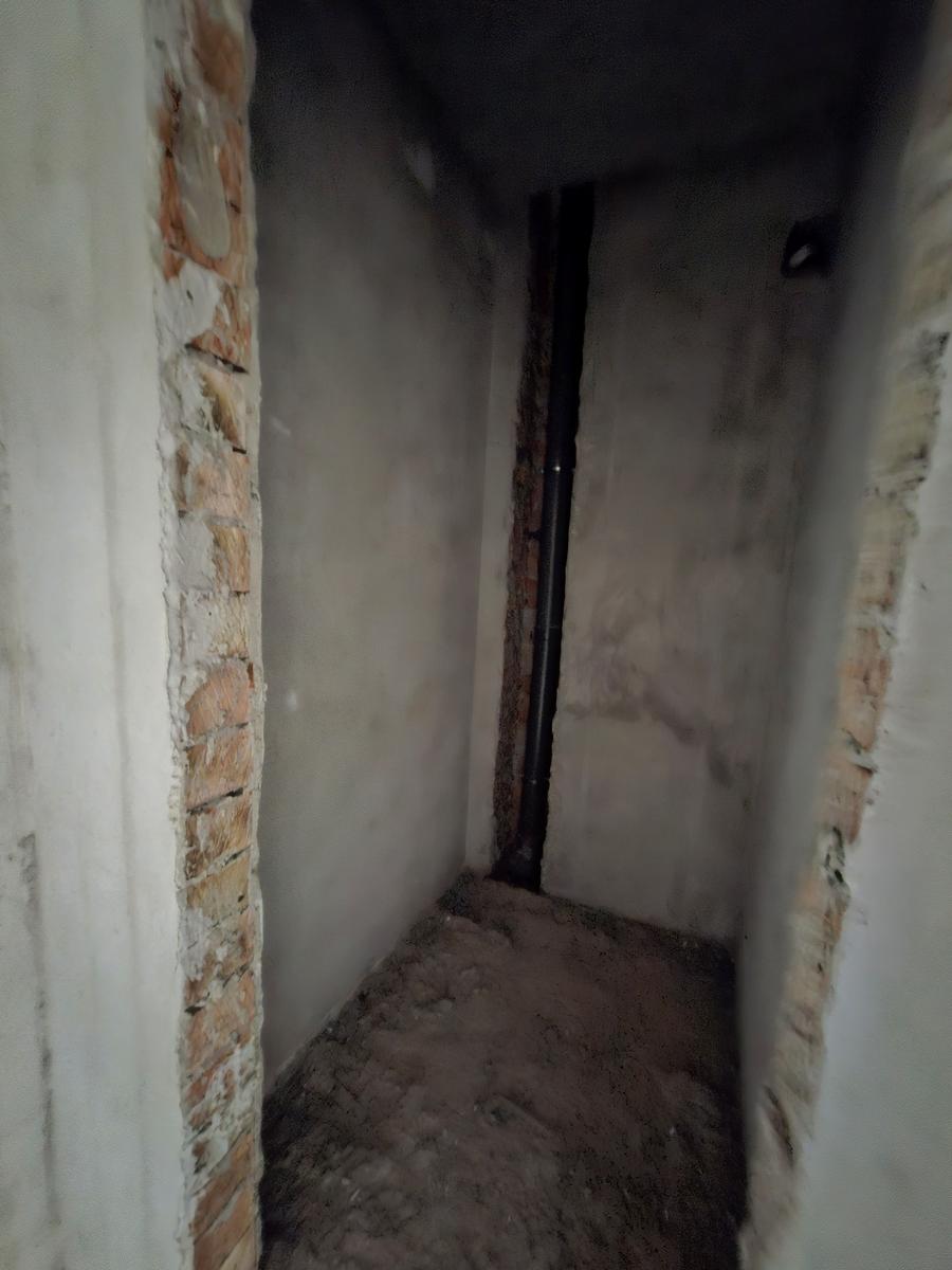 1870043733738533