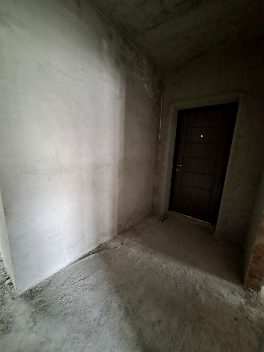 1870043735158232