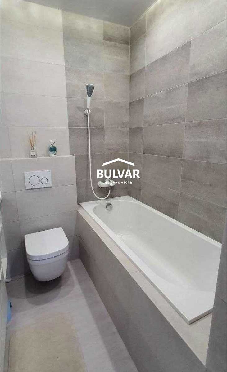1870043968315575