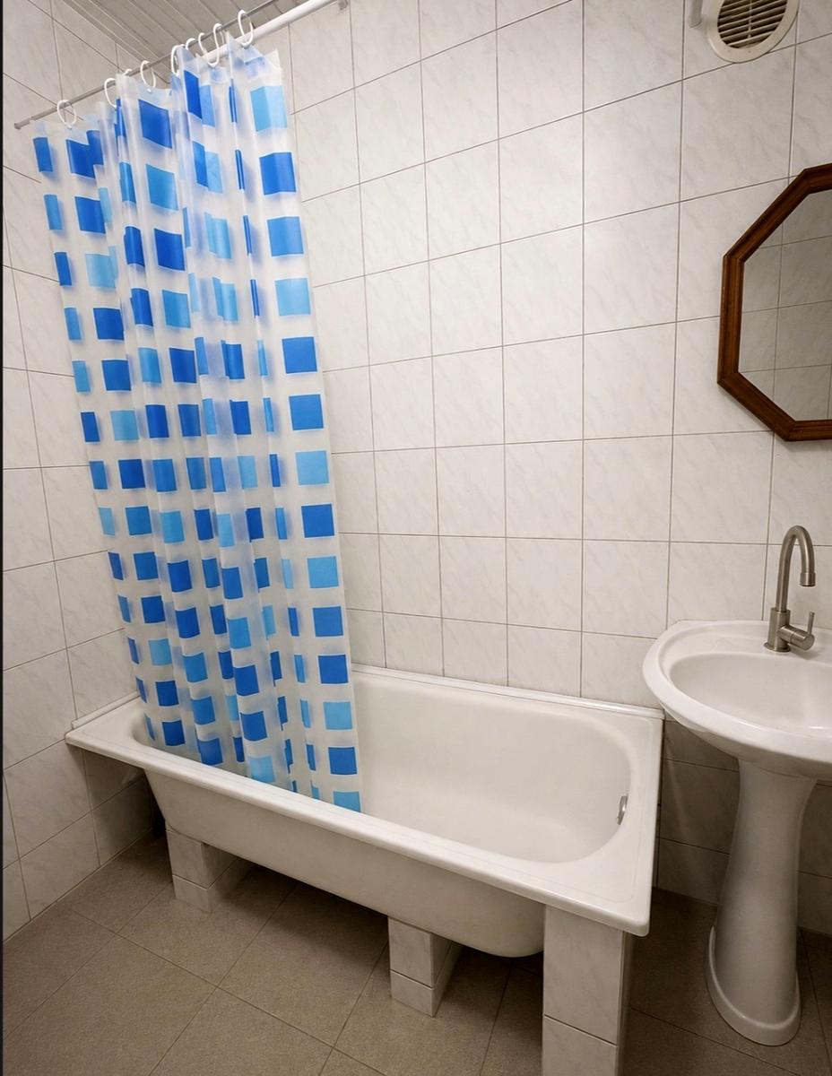 1870045732945560
