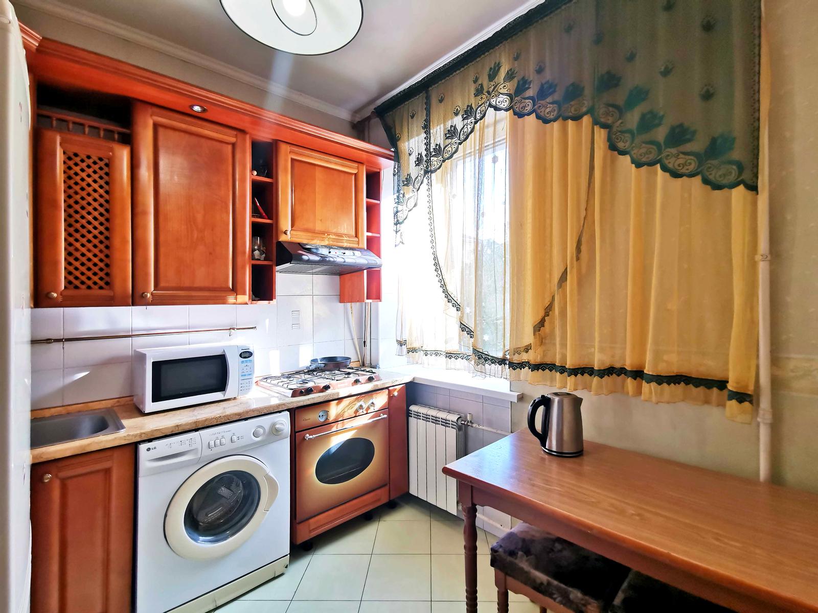 1870049653343807