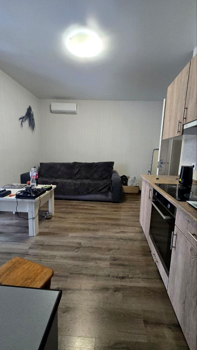 1870049910600375