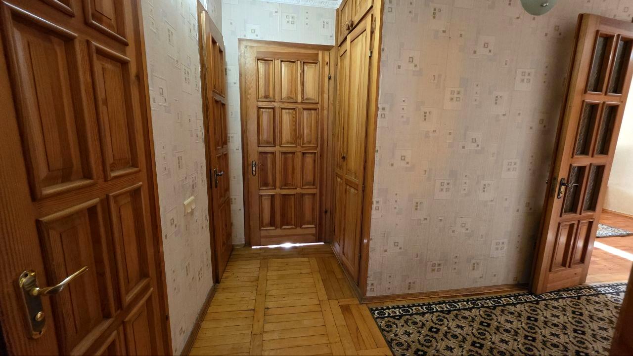 1870050803689432