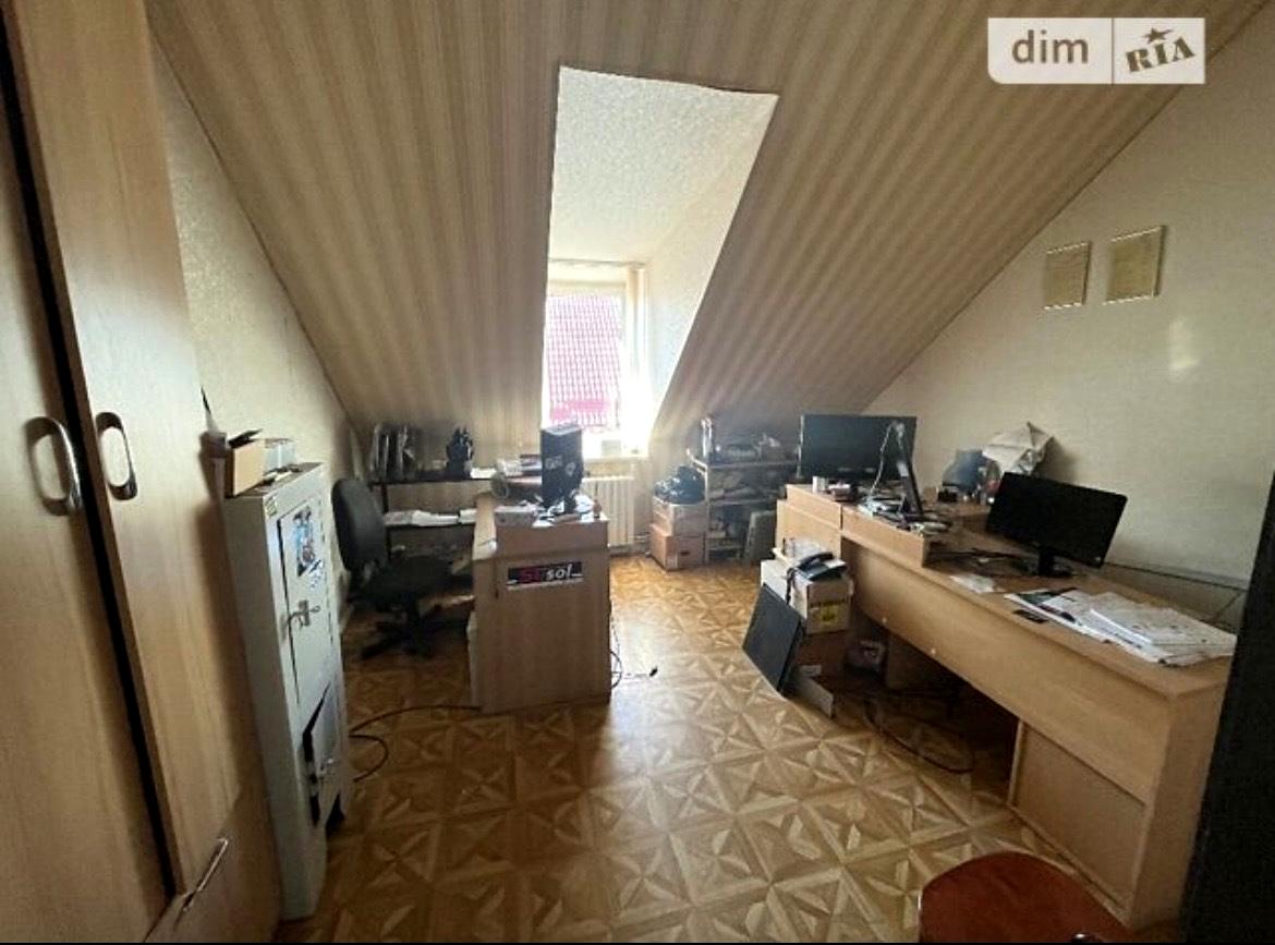 1870051064131768