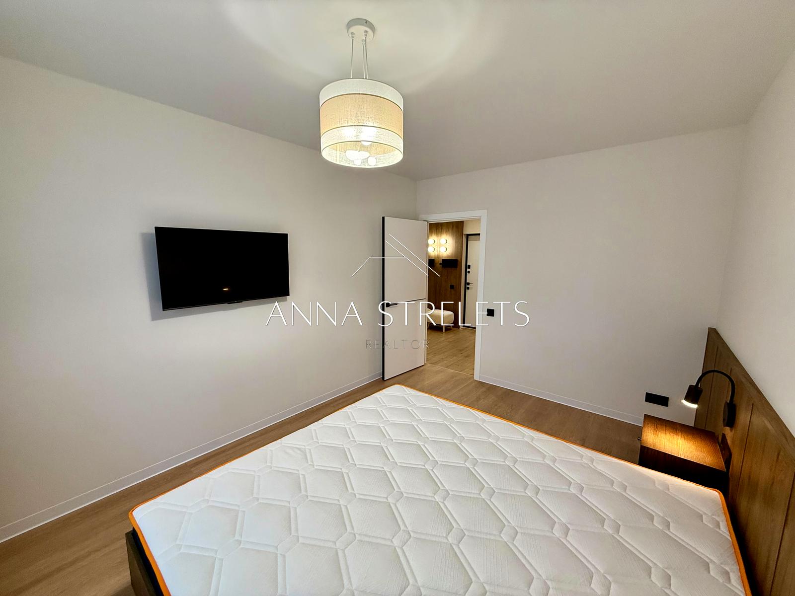 1870051861156163
