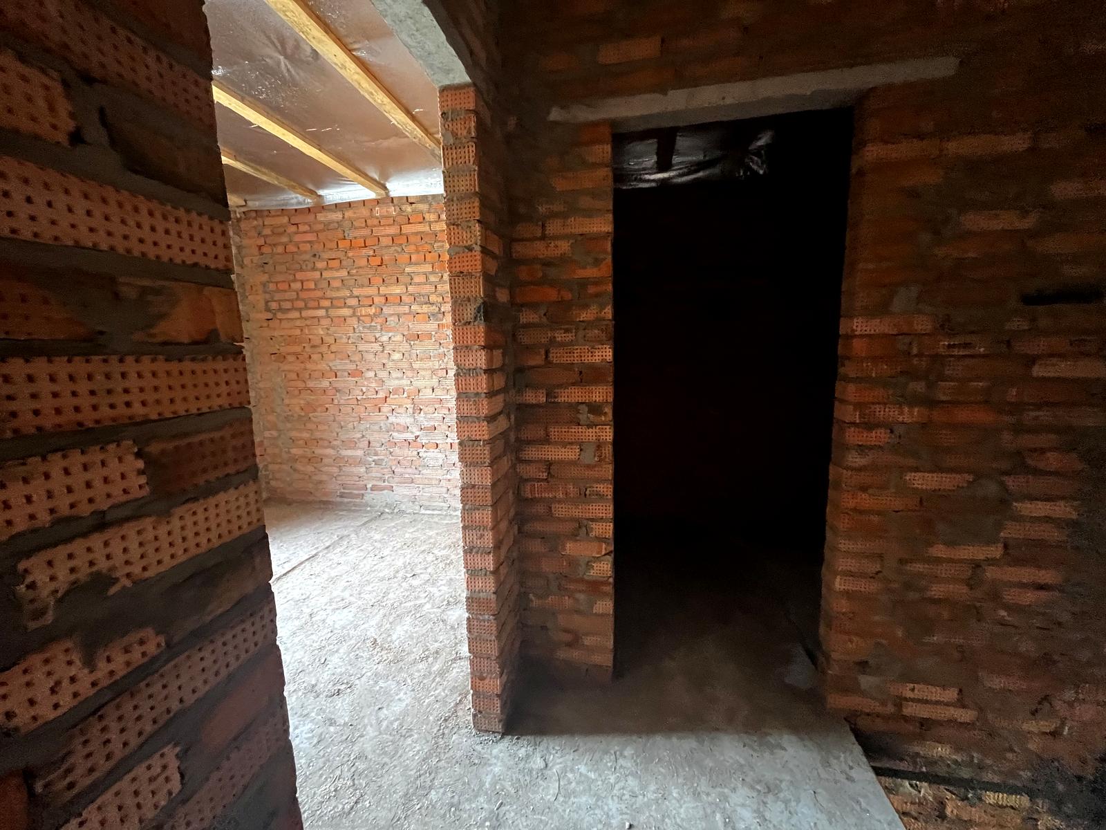 1870052425423283