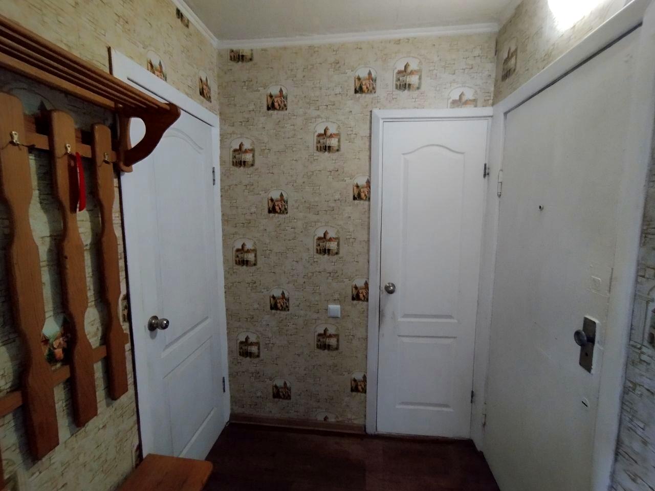 1870053116027312