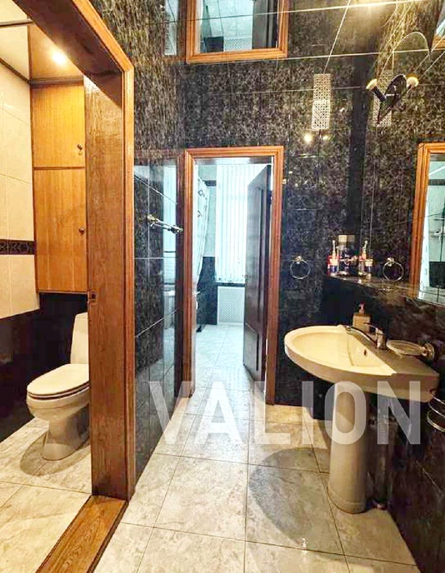1870053484854449