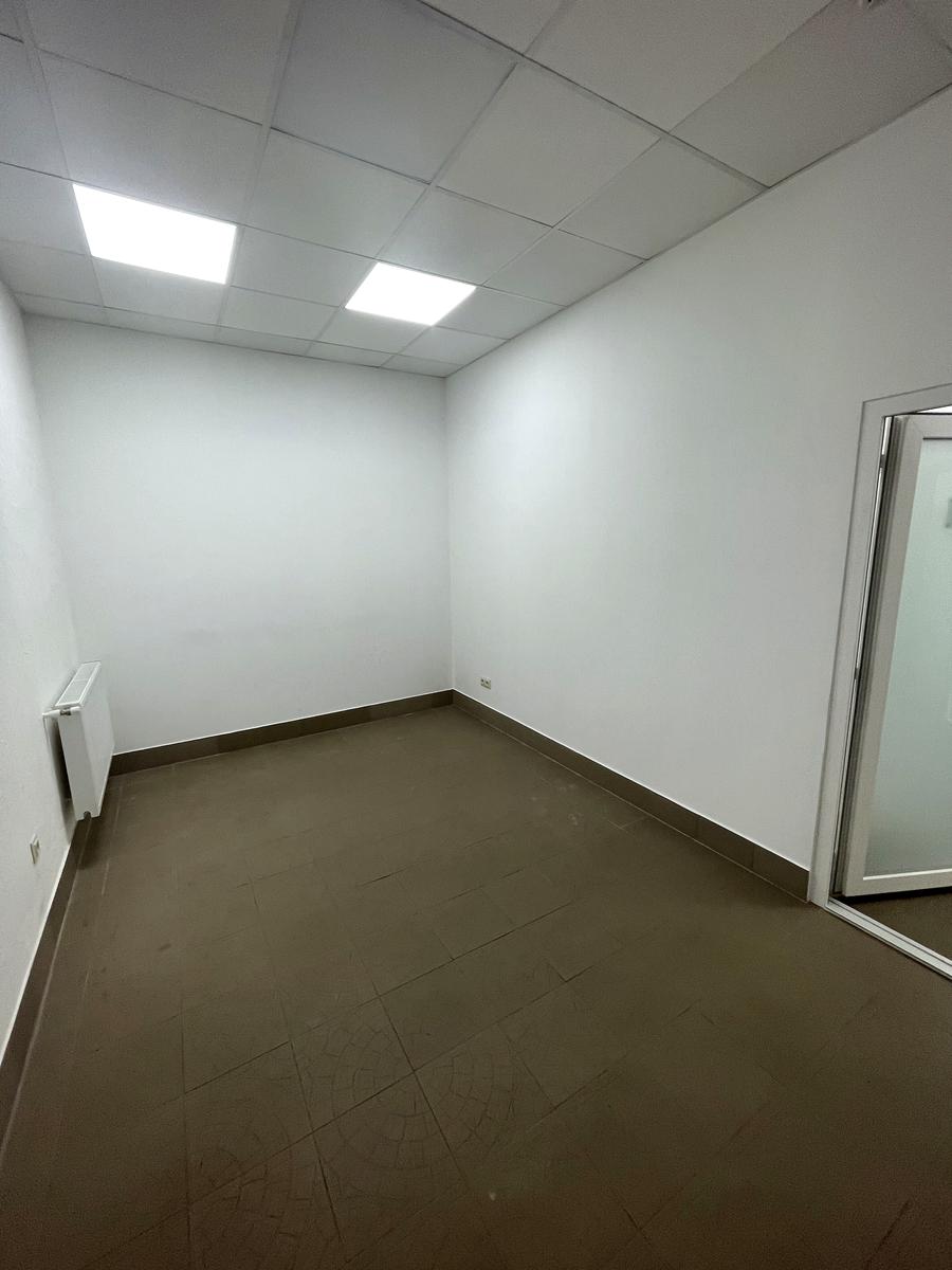 1870053639635469