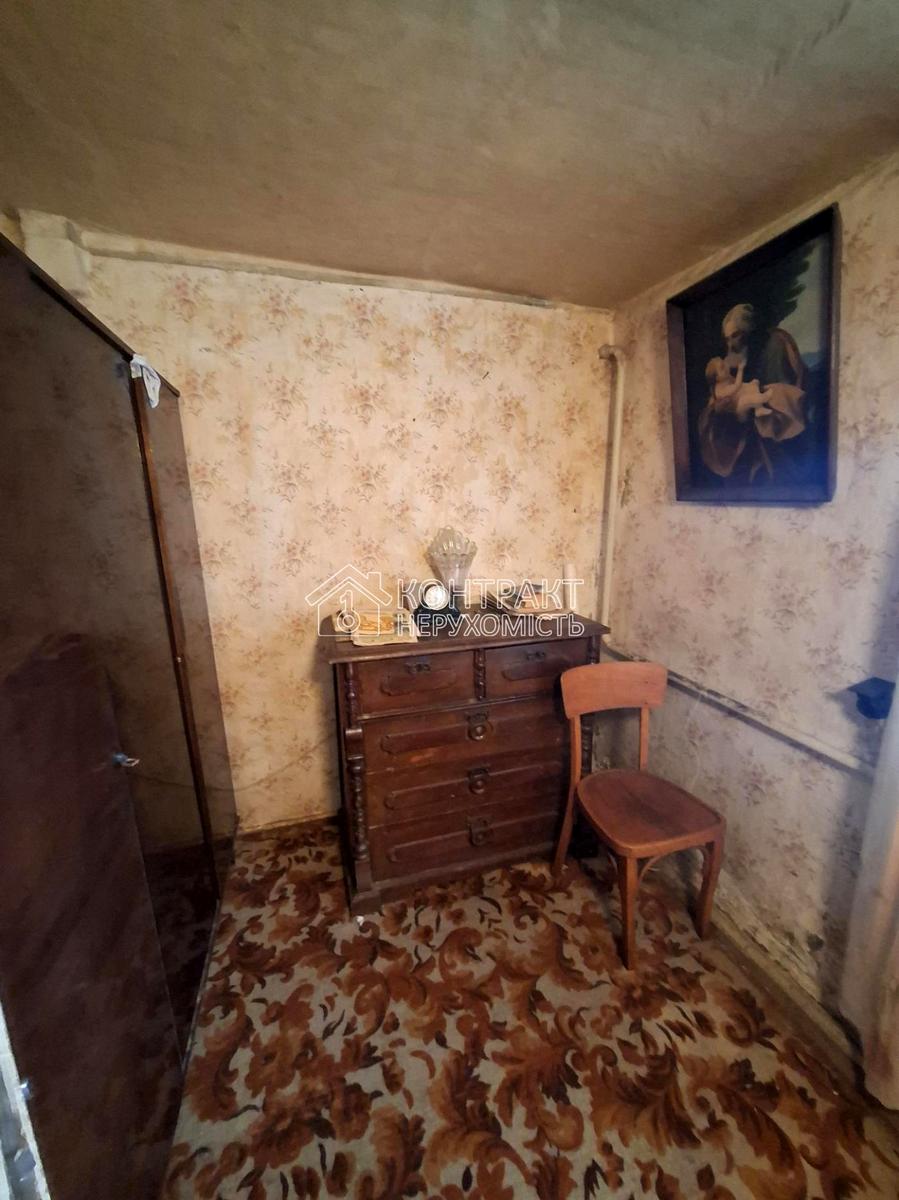 1870057856501525