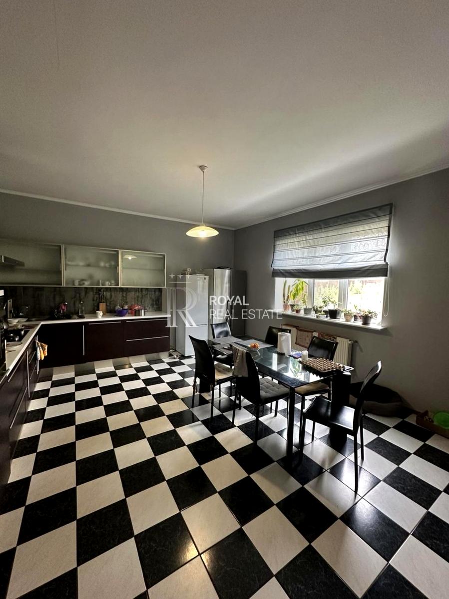 1870057915603269