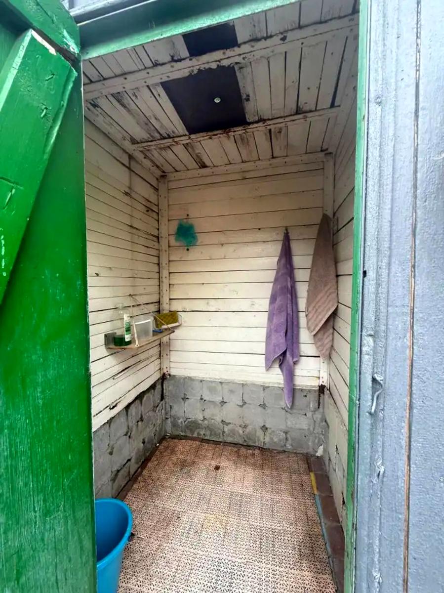 1870060703382405