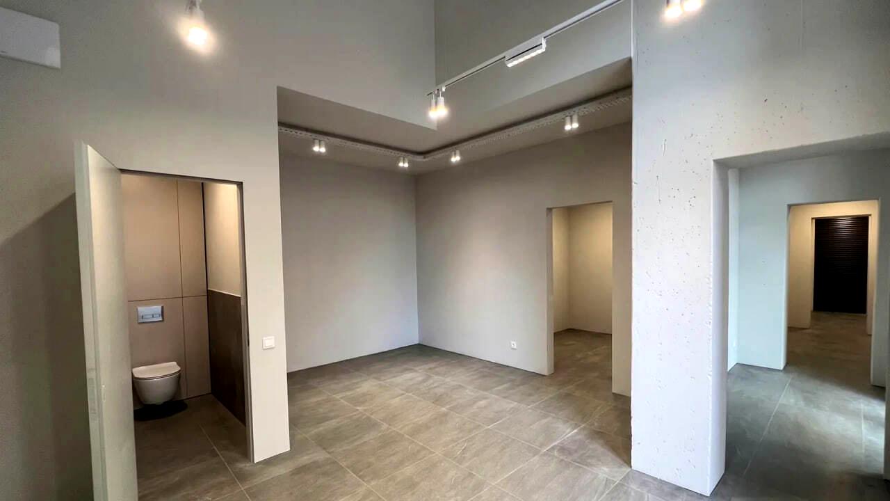 1870063053424600