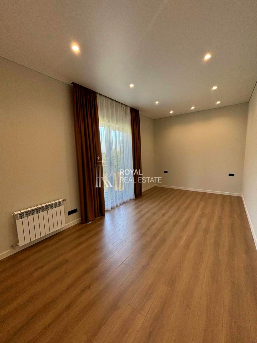 1870067077324754