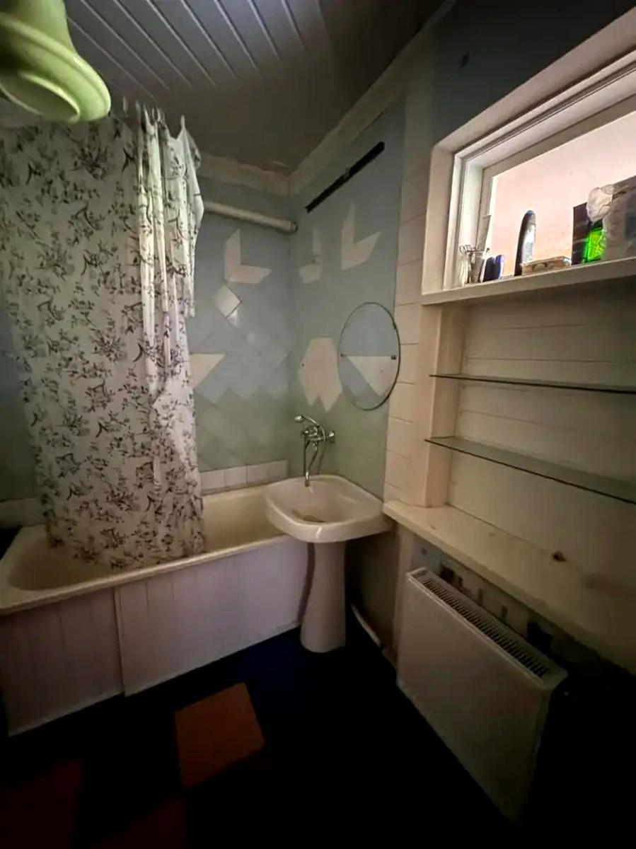 1870072902366836