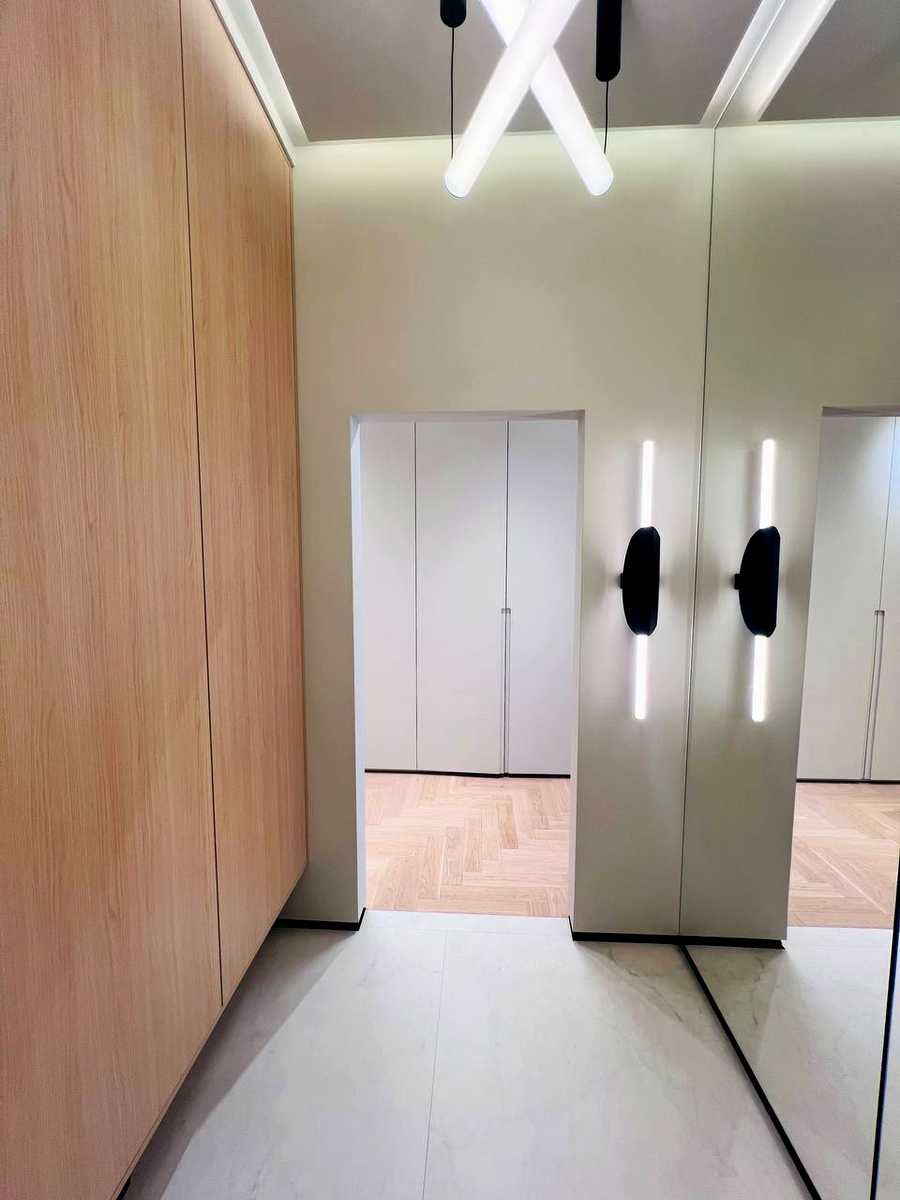 1870079061610661