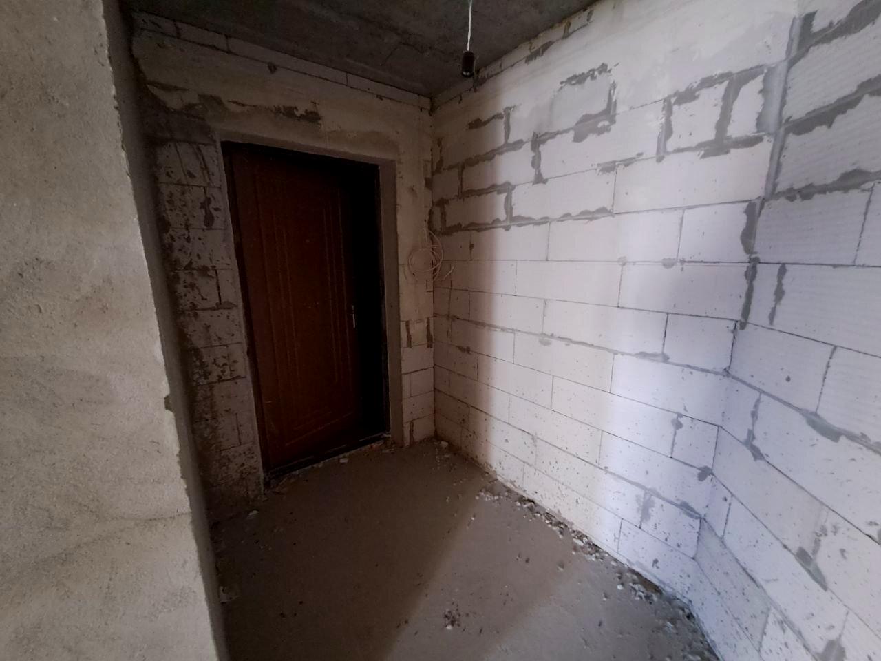 1870083536944228