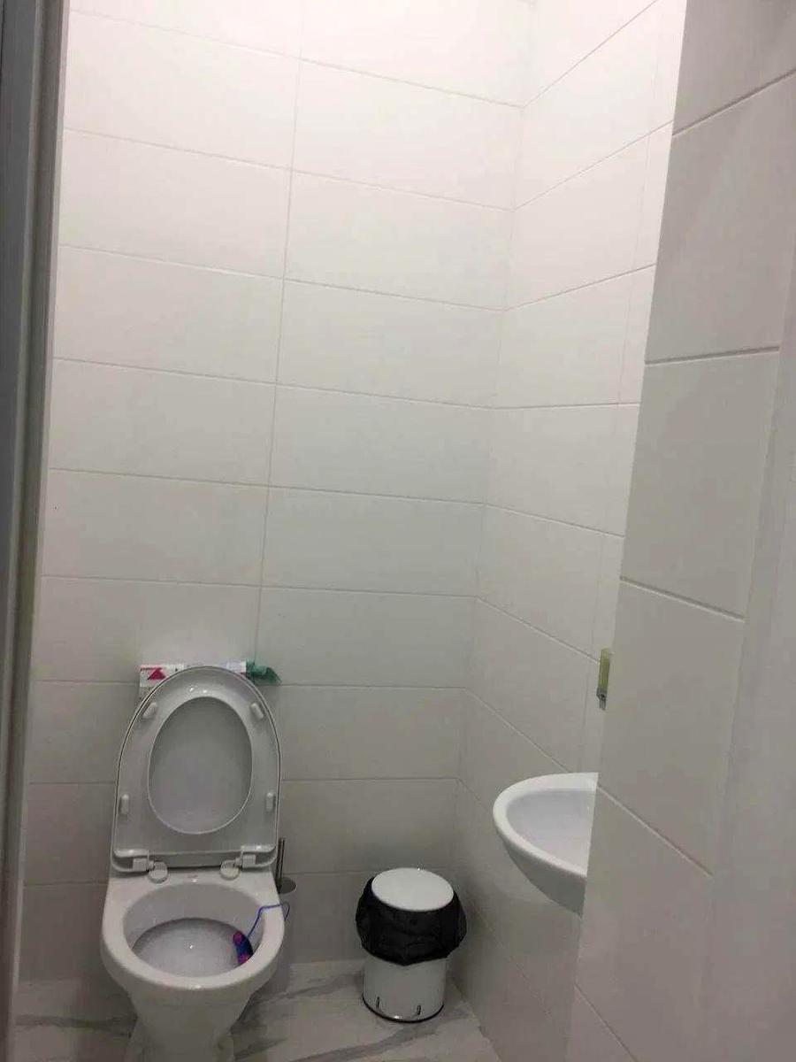 1870086783449383