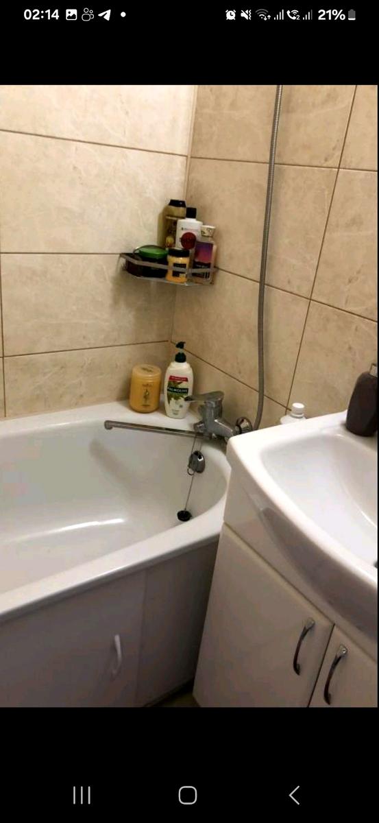 1870101390945959