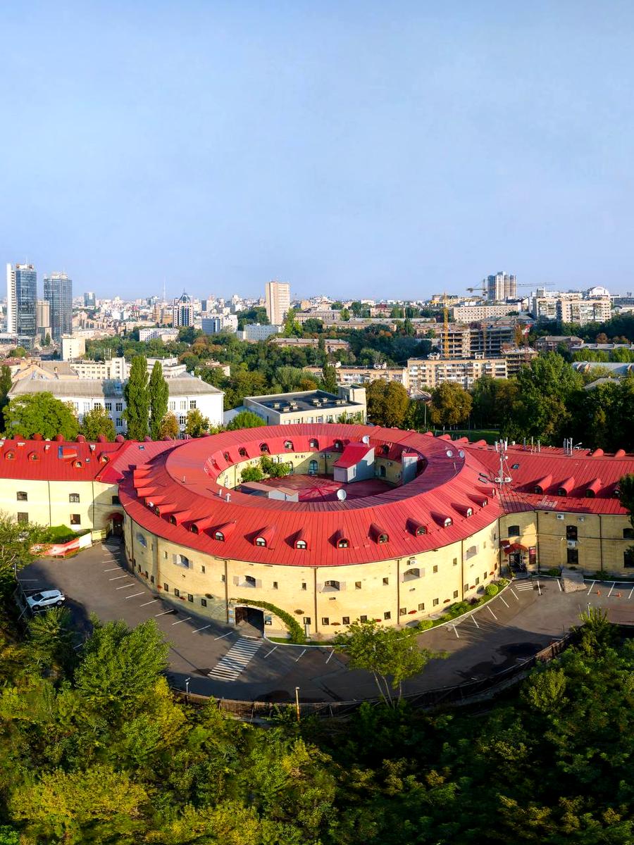 1870131677259092