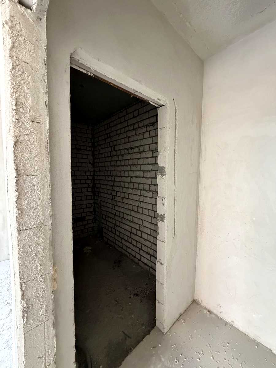 1870135883850277