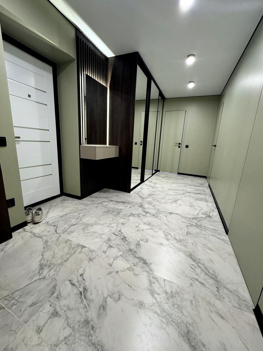 1870137772011332