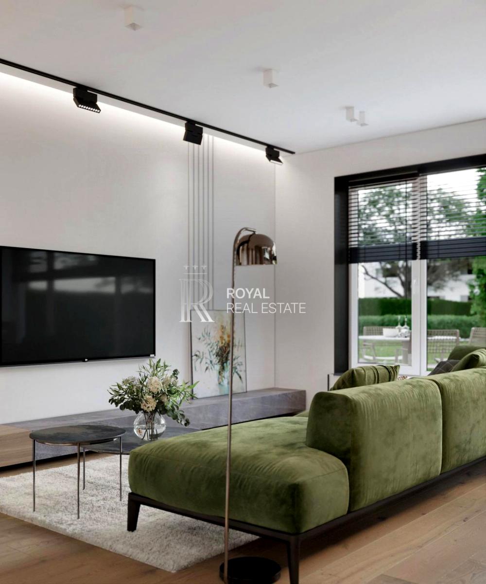 1870139468803402