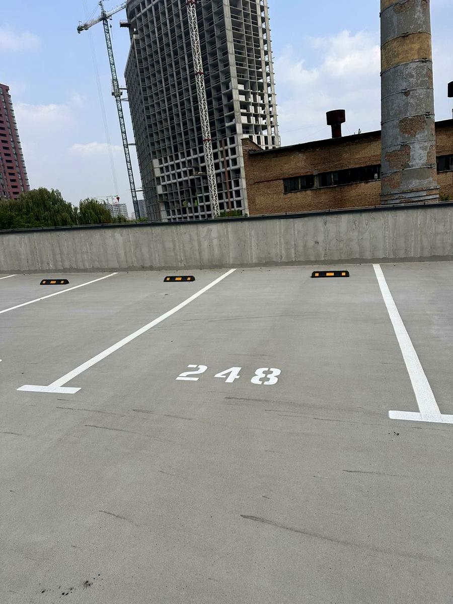 1870140075496675