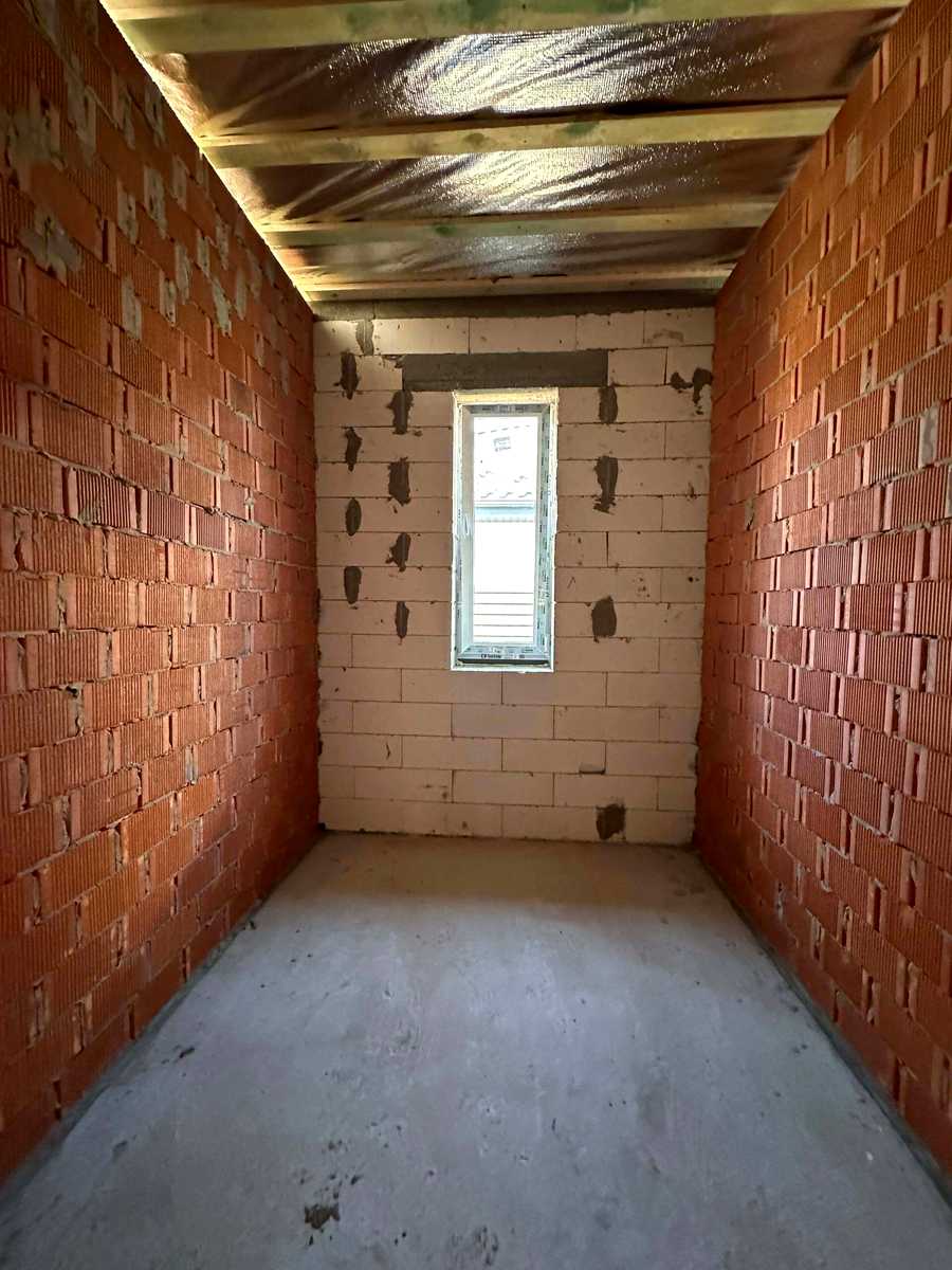 1870146222747191