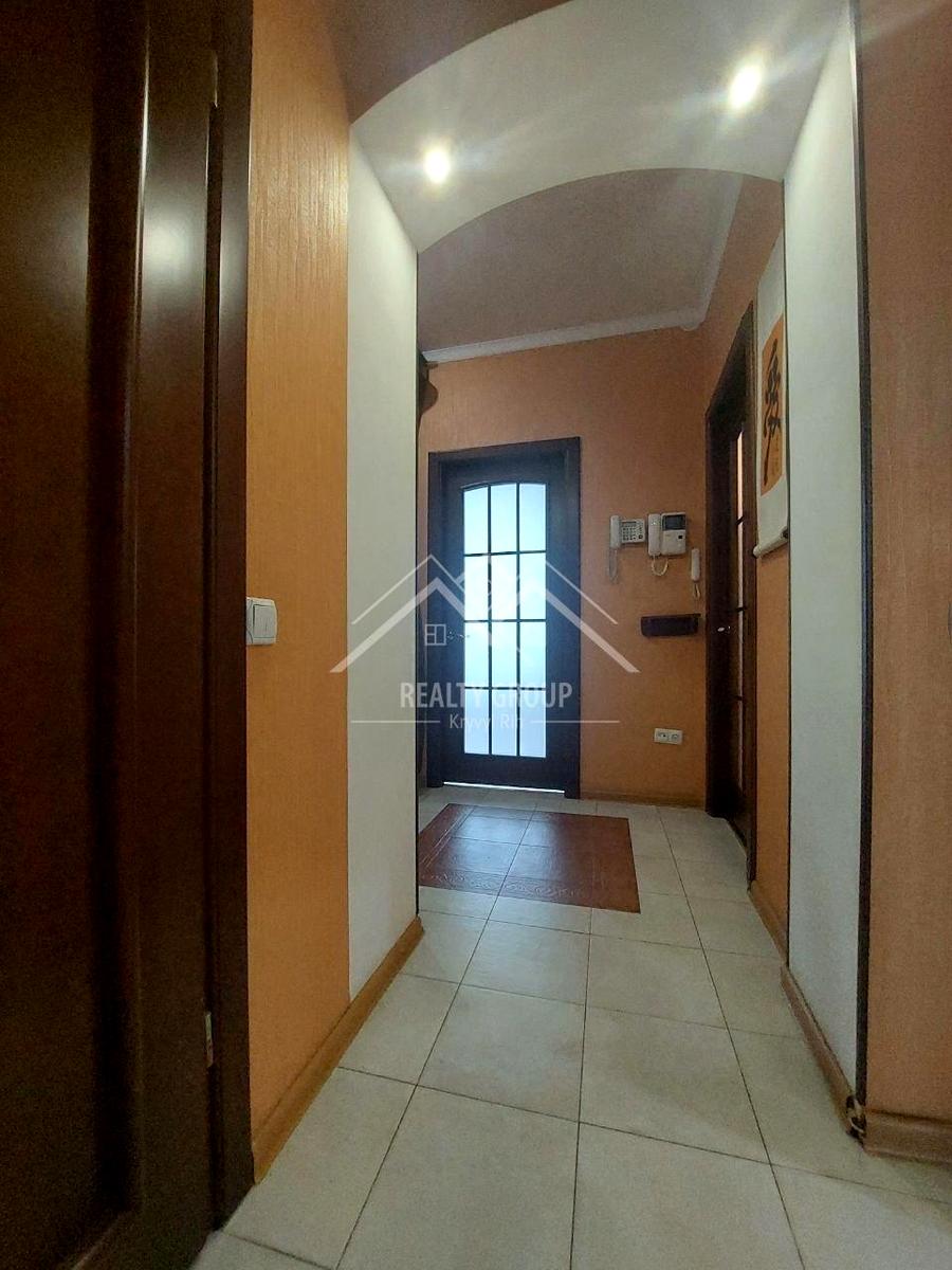 1870149456195560