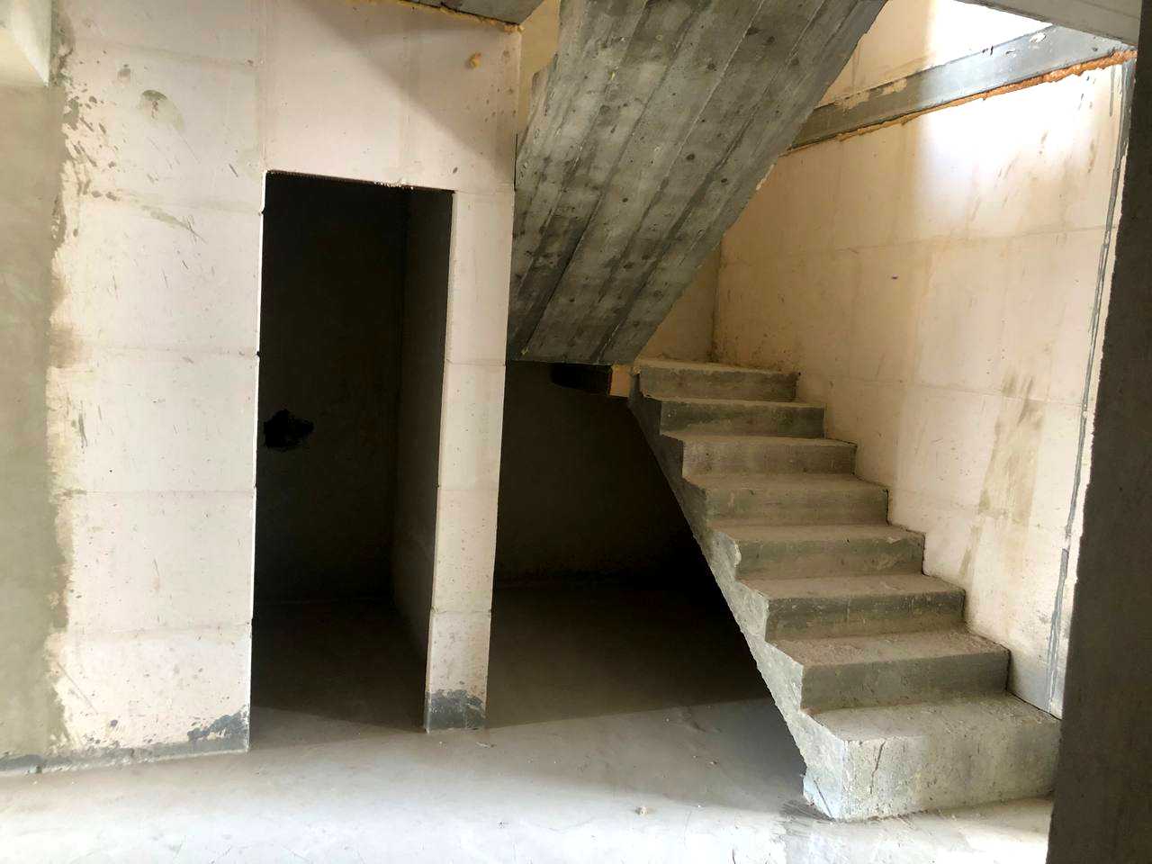 1870149765229907