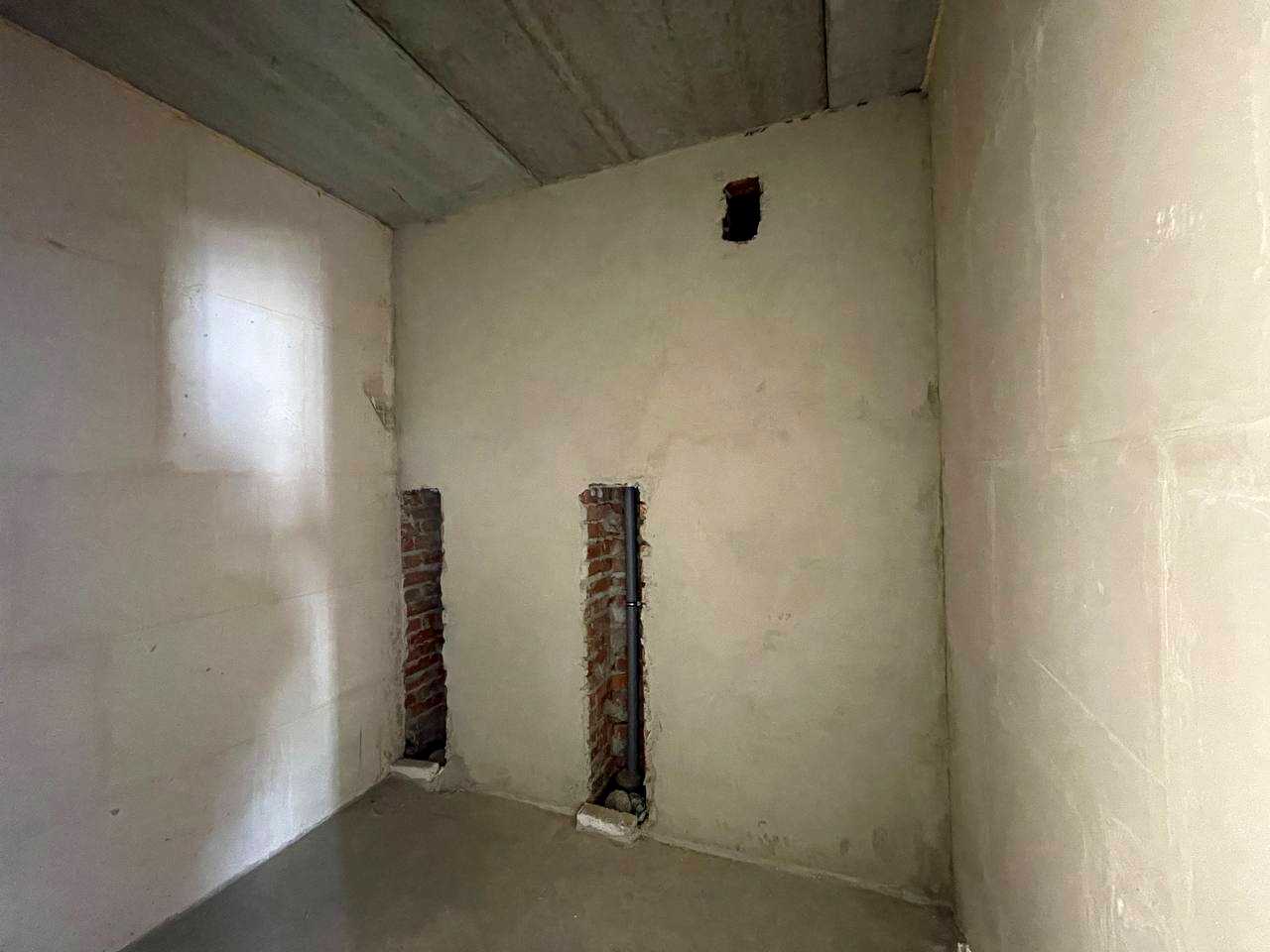 1870151956501916
