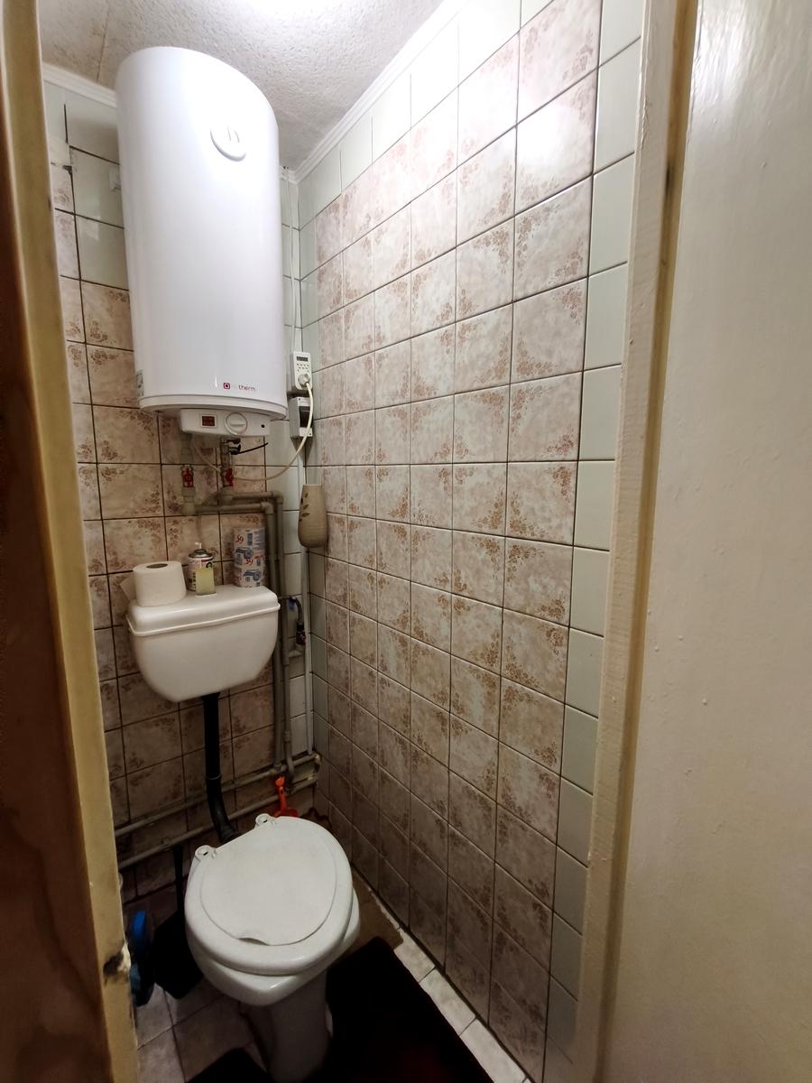 1870163996442491