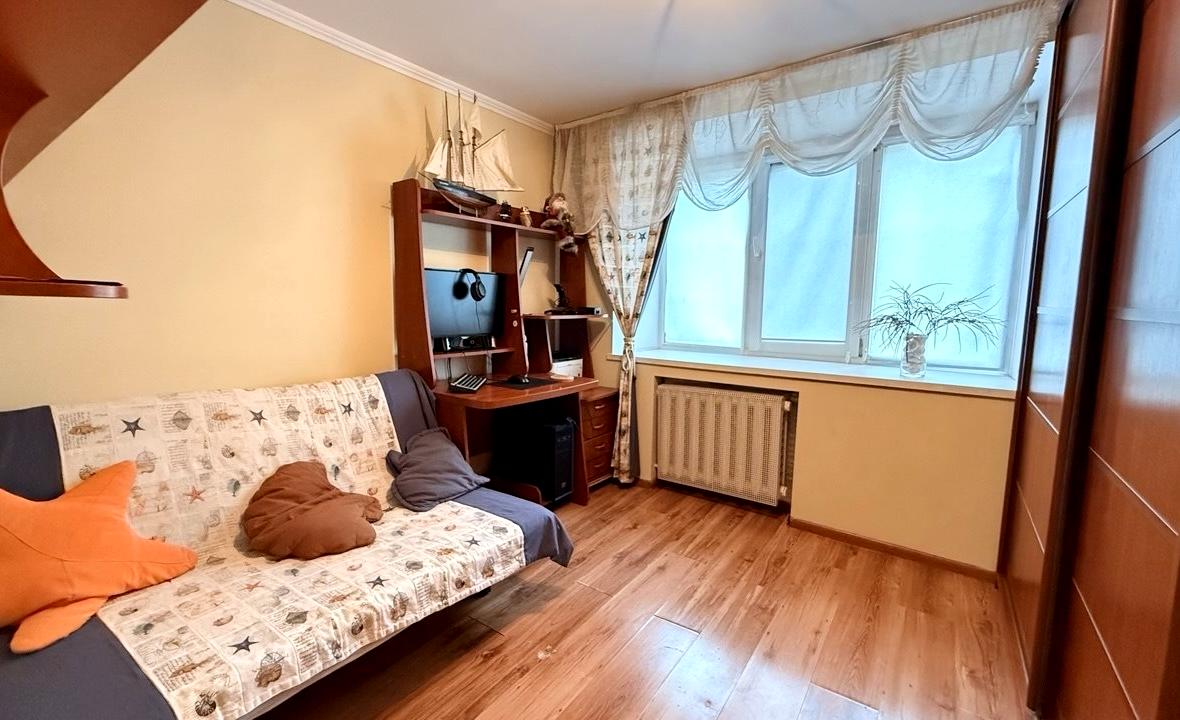 1870170916557157