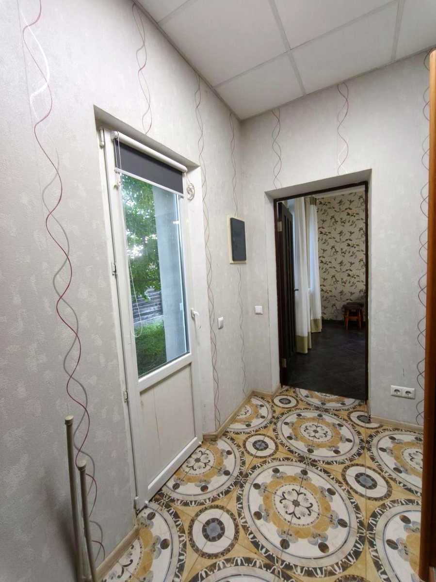 1870177225711285