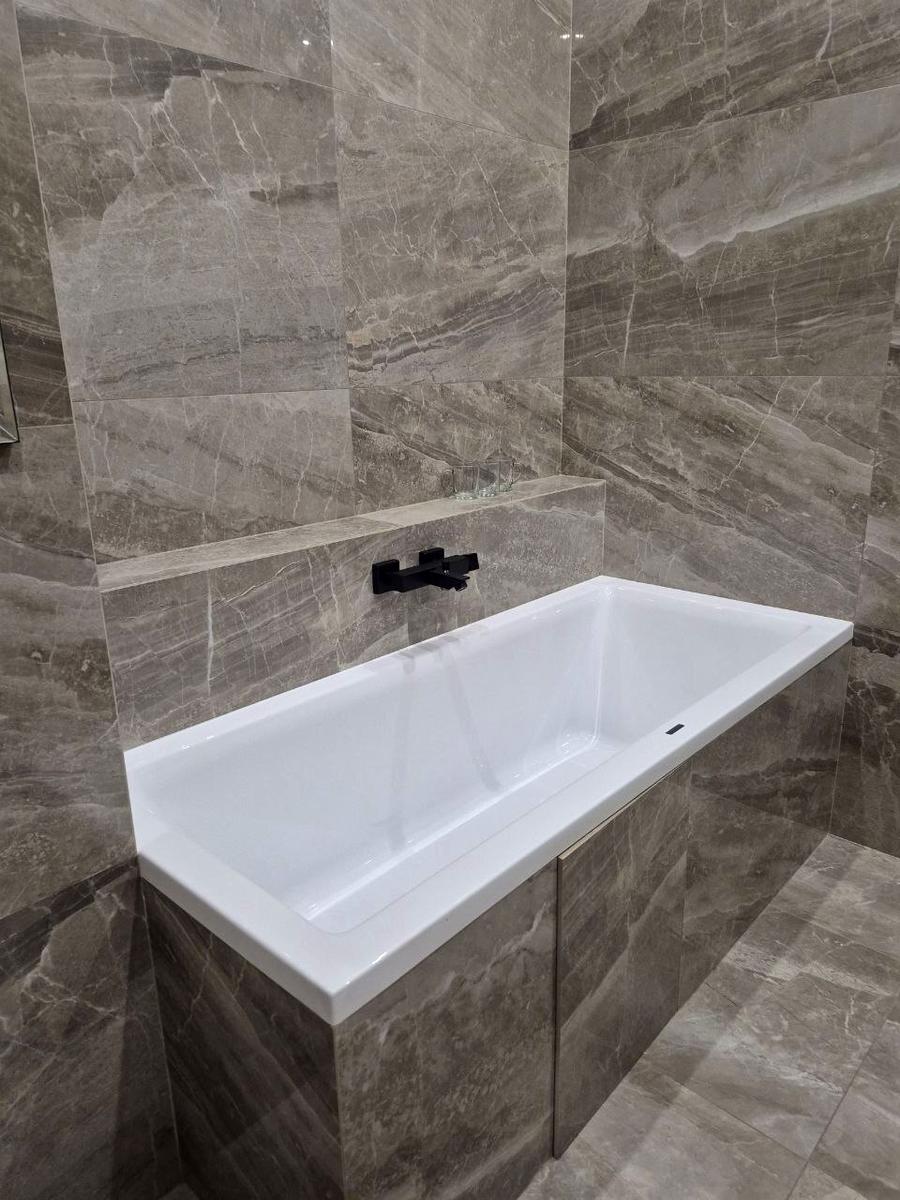 1870177602346949