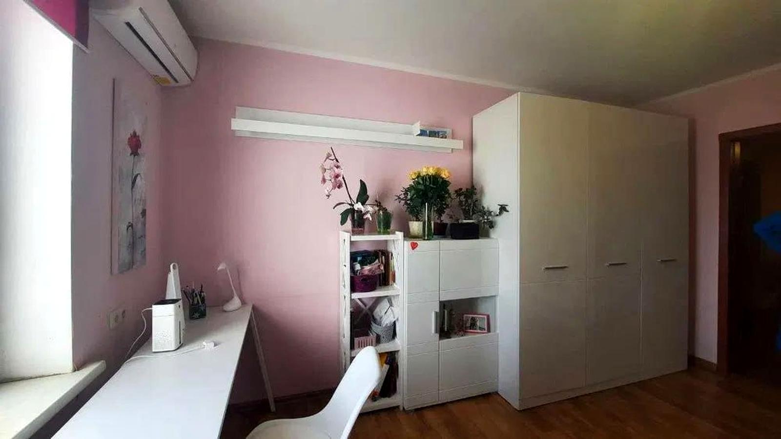 1870187493735719