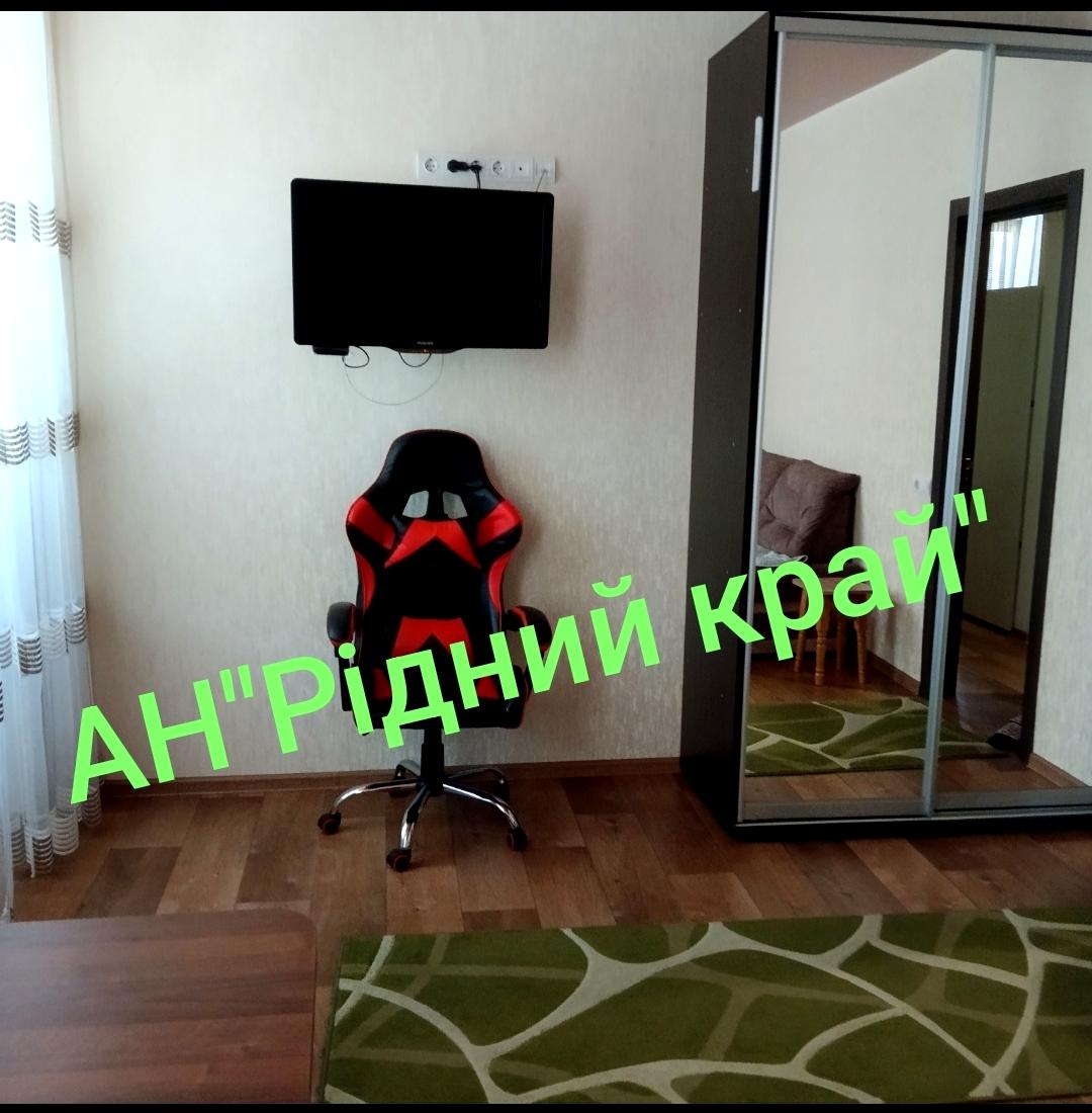 1870207295698158