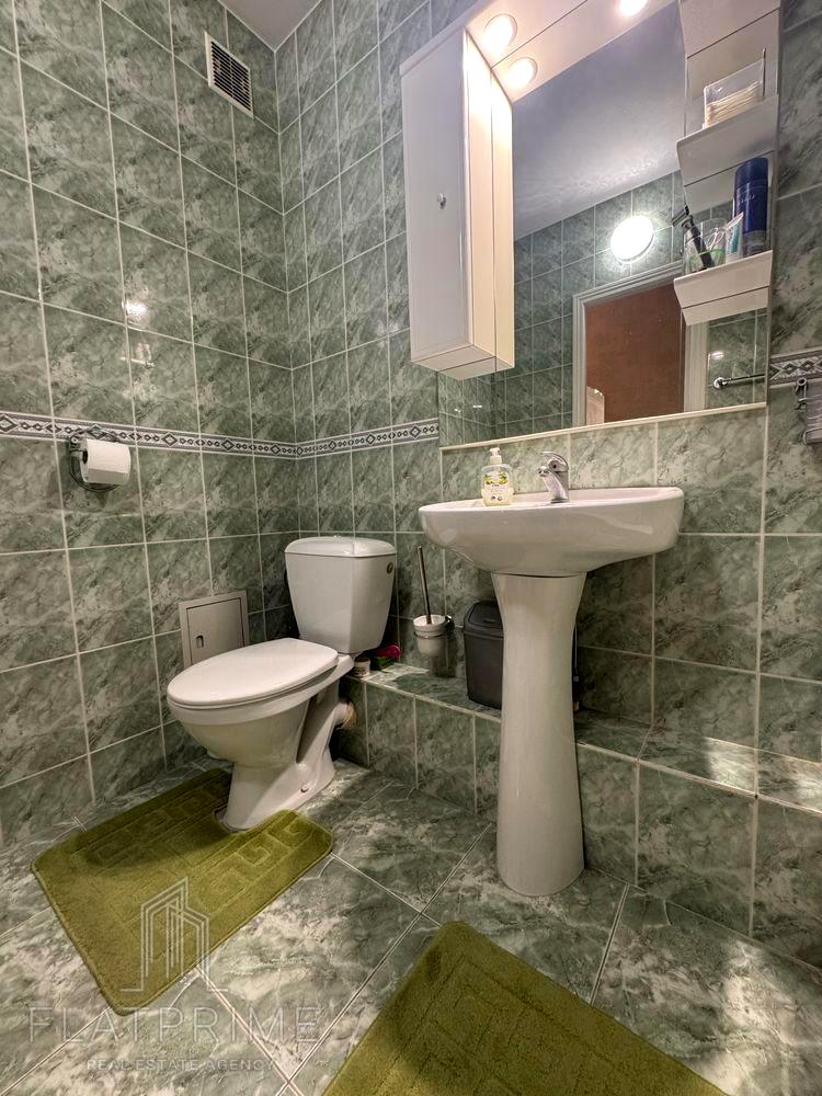 1870219435970494