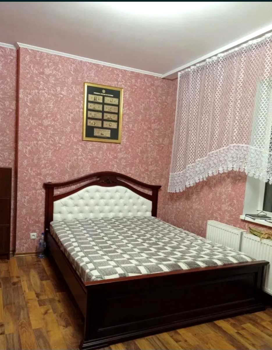 1870224058384341