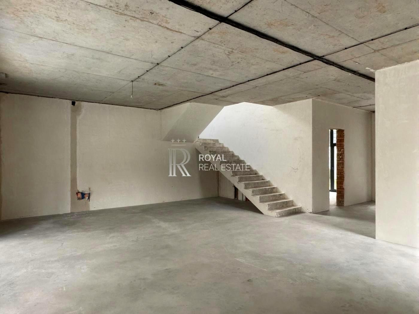 1870226919240528