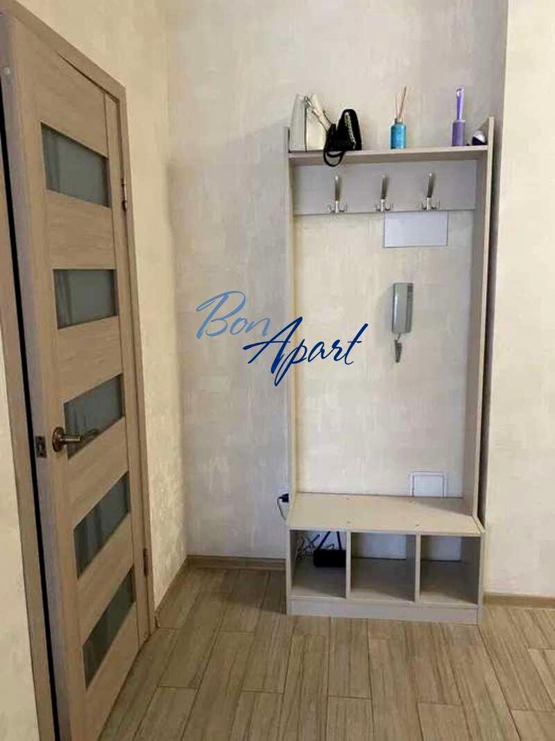 1870227271210235