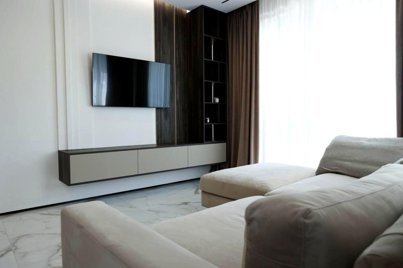 1870229186604089